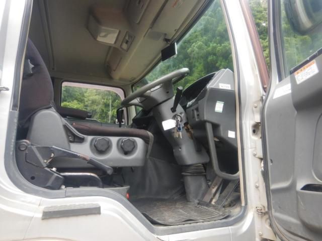 Mitsubishi GREAT 2013-08 8311155-8