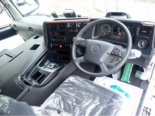 Mitsubishi GREAT 2026-04 8311152-17