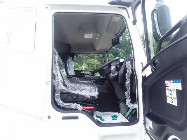Mitsubishi GREAT 2026-04 8311152-20