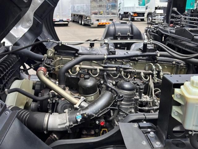 Mitsubishi GREAT 2021-05 8311151-18