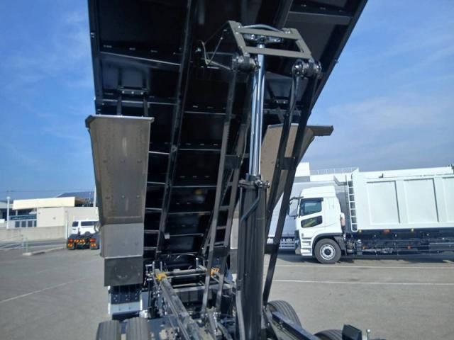 Mitsubishi GREAT 2026-04 8332033-9