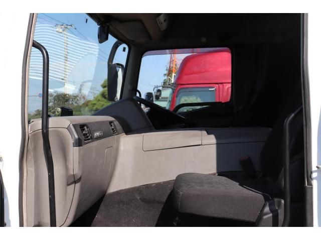 Mitsubishi GREAT 2017-10 8332057-16