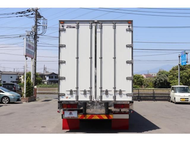 Mitsubishi GREAT 2017-03 8332053-6