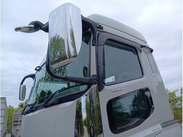 Mitsubishi GREAT 2024-04 8332055-11