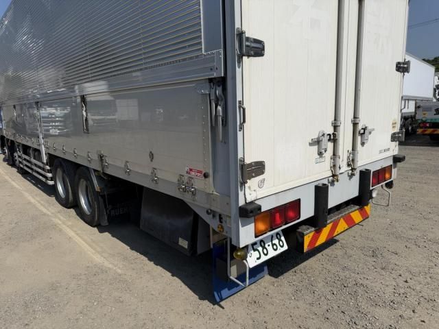 Mitsubishi GREAT 2014-11 8332071-17