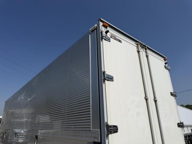 Mitsubishi GREAT 2014-11 8332071-18