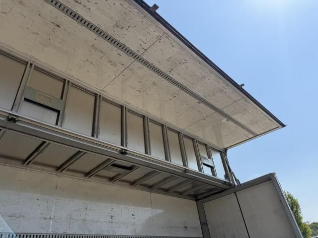 Mitsubishi GREAT 2014-11 8332071-20