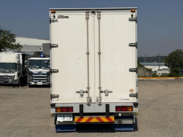 Mitsubishi GREAT 2014-11 8332071-7