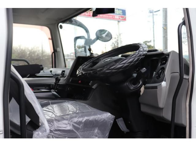 Mitsubishi GREAT 2018-09 8332063-22