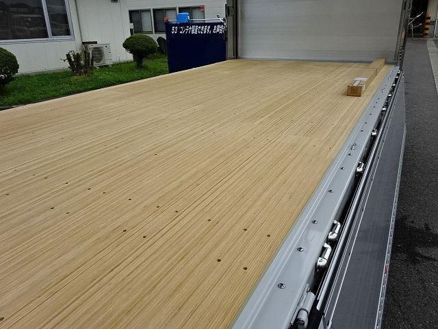 Mitsubishi GREAT 2026-05 8332029-20
