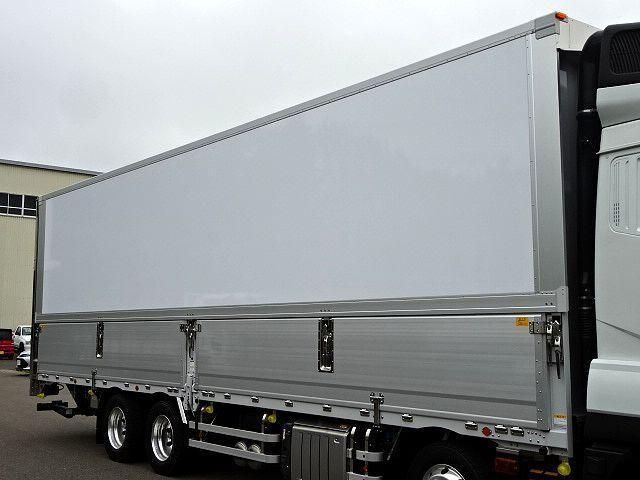 Mitsubishi GREAT 2026-05 8332029-28