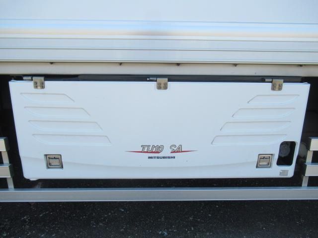 Mitsubishi GREAT 2015-07 8332066-19