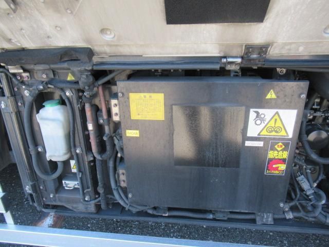 Mitsubishi GREAT 2015-07 8332066-22