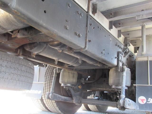 Mitsubishi GREAT 2015-07 8332066-29
