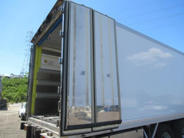 Mitsubishi GREAT 2015-07 8332066-7