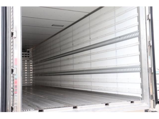 Mitsubishi GREAT 2021-01 8332048-9