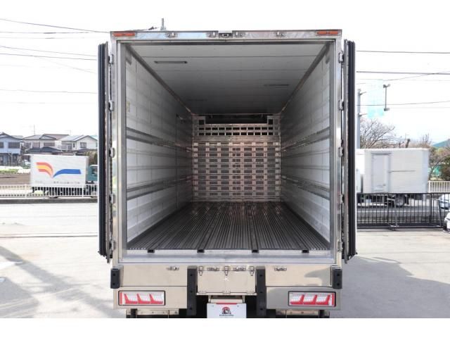 Mitsubishi GREAT 2021-01 8332048-6