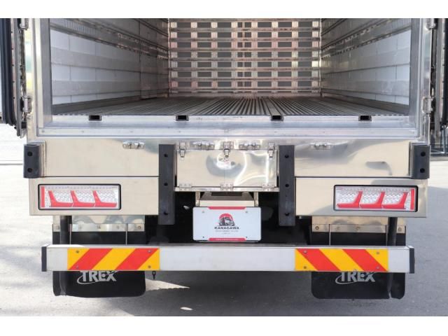 Mitsubishi GREAT 2021-01 8332048-7