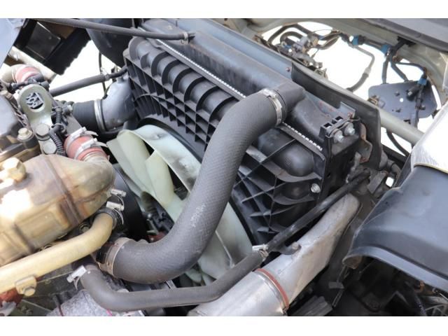 Mitsubishi GREAT 2021-06 8332027-26