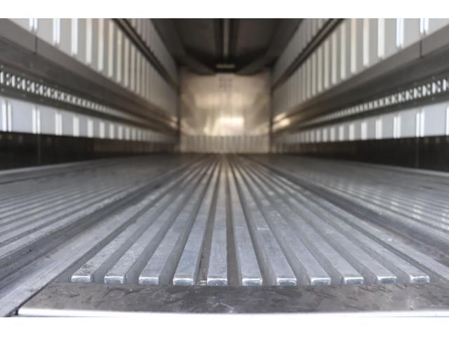 Mitsubishi GREAT 2021-06 8332027-7