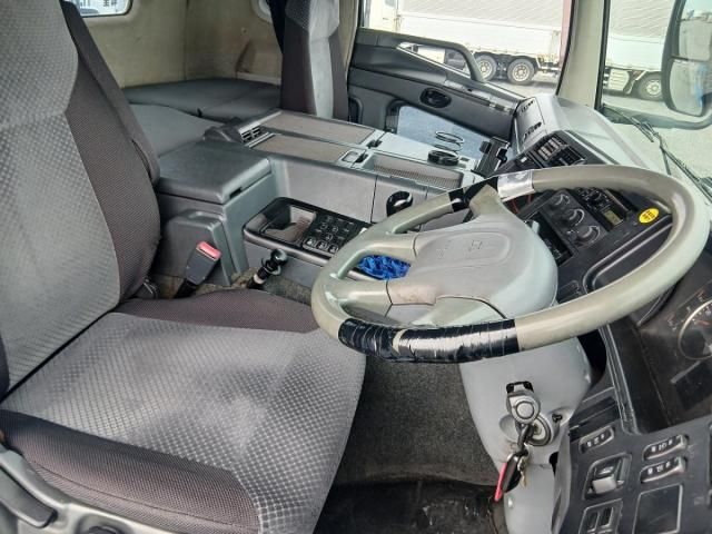Mitsubishi GREAT 2012-04 8332060-21