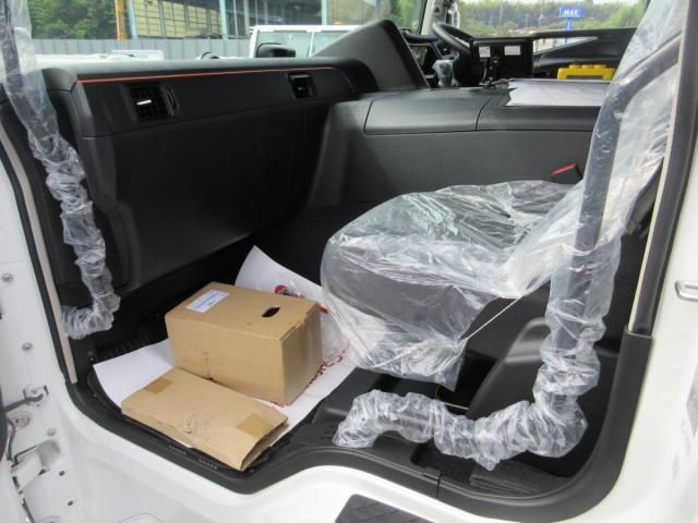 Mitsubishi GREAT 2026-04 8332040-15