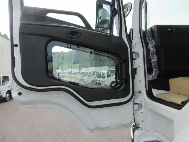 Mitsubishi GREAT 2026-04 8332040-16