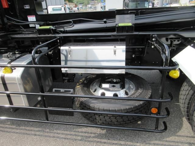 Mitsubishi GREAT 2026-04 8332040-19