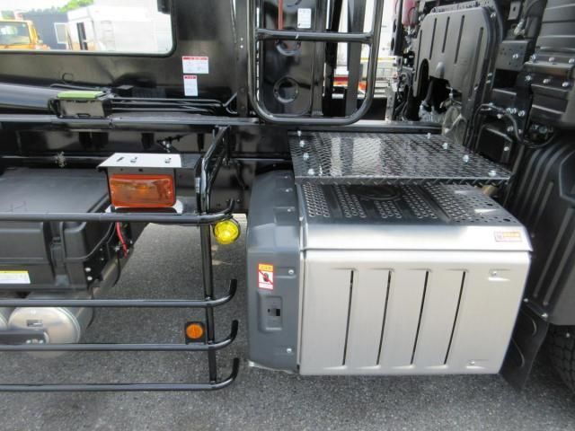 Mitsubishi GREAT 2026-04 8332040-25