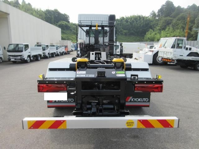 Mitsubishi GREAT 2026-04 8332040-4