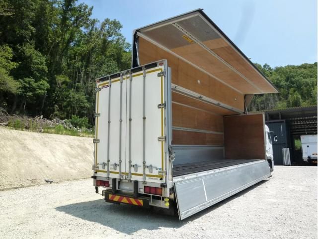 Mitsubishi GREAT 2019-07 8332056-17