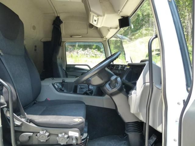 Mitsubishi GREAT 2019-07 8332056-27