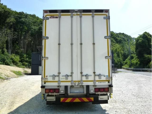Mitsubishi GREAT 2019-07 8332056-4