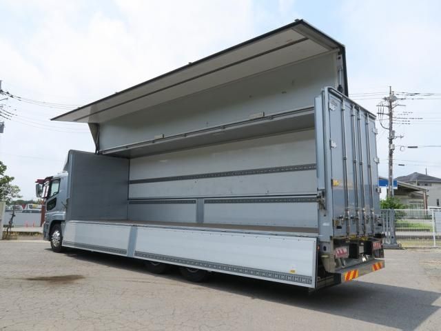 Mitsubishi GREAT 2018-02 8332058-9