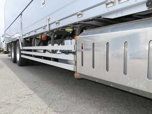 Mitsubishi GREAT 2018-02 8332058-16