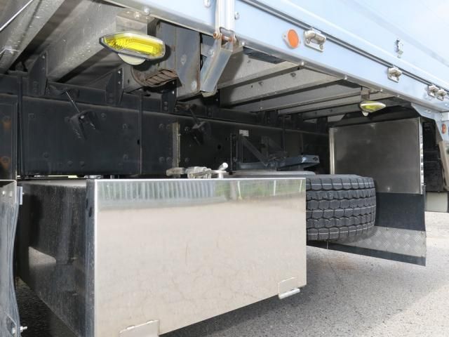 Mitsubishi GREAT 2018-02 8332058-19