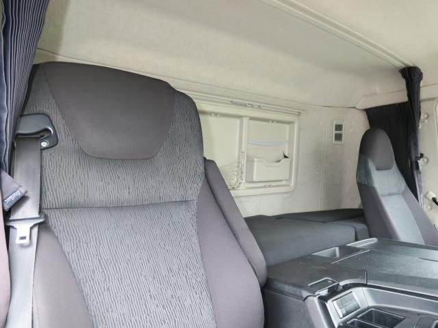 Mitsubishi GREAT 2018-02 8332058-28