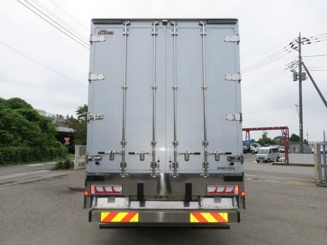 Mitsubishi GREAT 2018-02 8332058-4