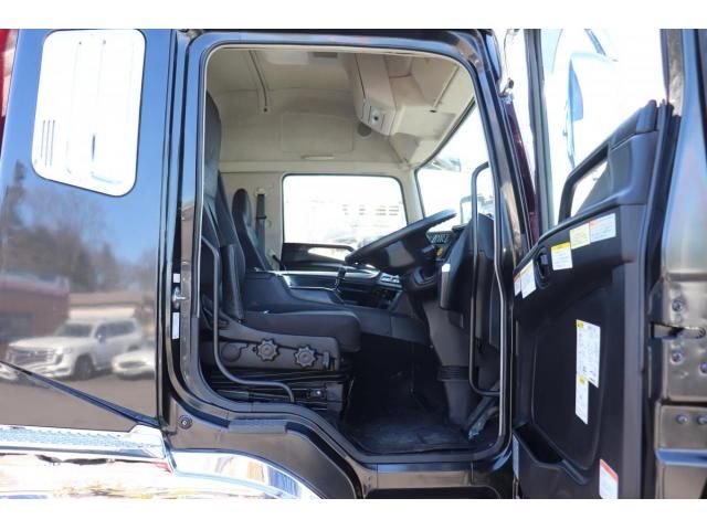Mitsubishi GREAT 2022-10 8332047-12