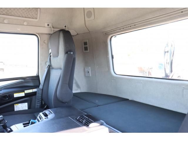 Mitsubishi GREAT 2022-10 8332047-14
