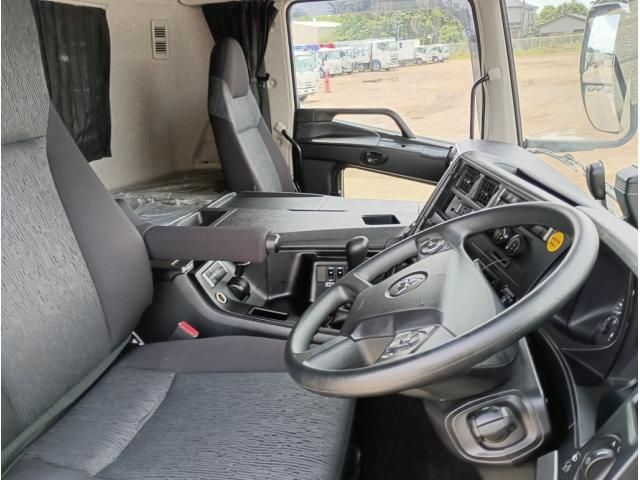 Mitsubishi GREAT 2023-01 8332031-21