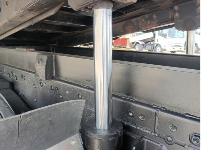 Mitsubishi GREAT 2023-01 8332031-8