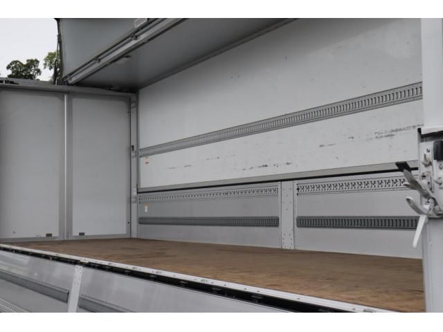 Mitsubishi GREAT 2021-05 8332046-12
