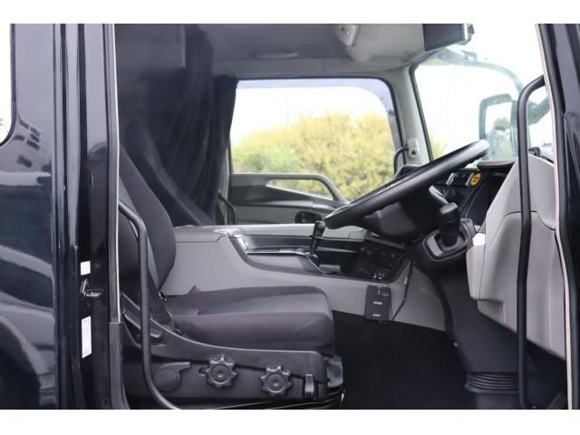 Mitsubishi GREAT 2021-05 8332046-16