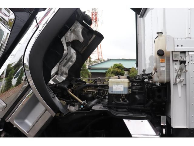 Mitsubishi GREAT 2021-05 8332046-24