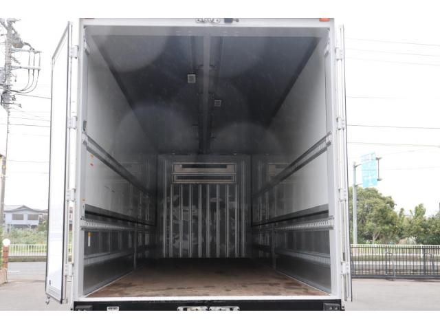 Mitsubishi GREAT 2021-05 8332046-6