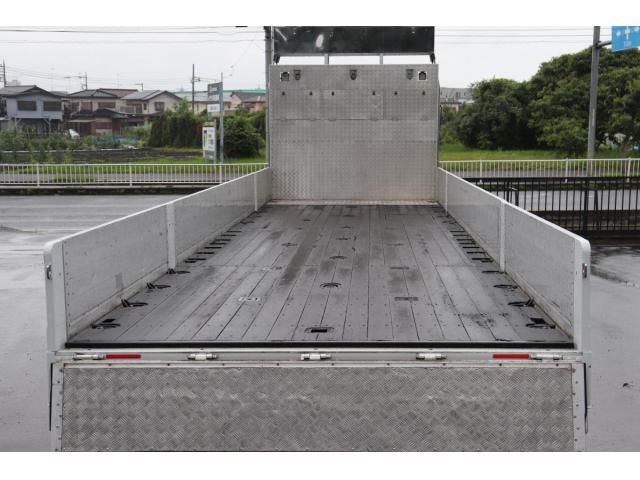 Mitsubishi GREAT 2017-10 8332054-15