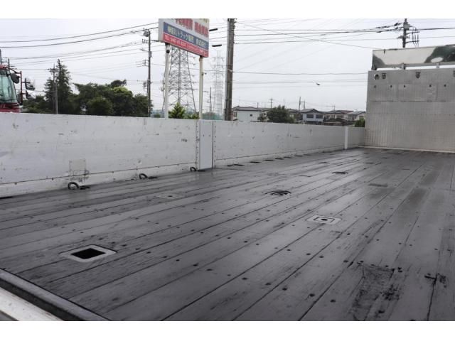 Mitsubishi GREAT 2017-10 8332054-16