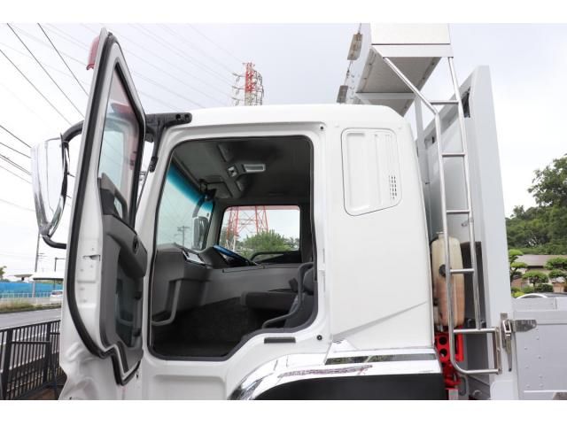 Mitsubishi GREAT 2017-10 8332054-21