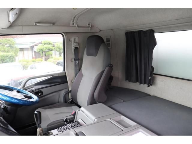 Mitsubishi GREAT 2017-10 8332054-27